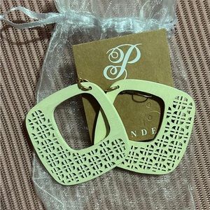 Plunder earrings- brand new- lightweight